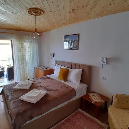Guest House Ejona Gjirokaster Luaran gambar