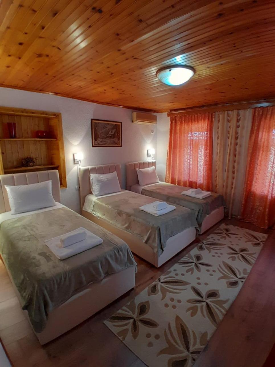 Guest House Ejona Gjirokaster Luaran gambar