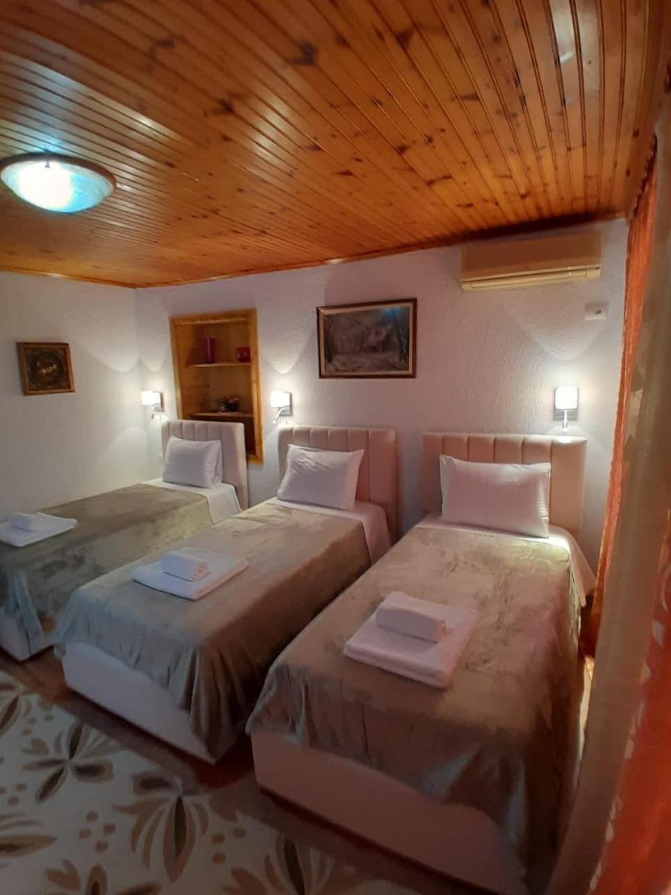 Guest House Ejona Gjirokaster Luaran gambar