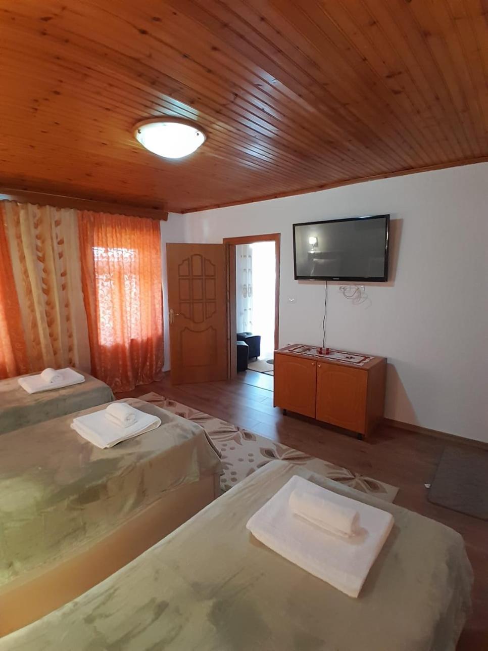 Guest House Ejona Gjirokaster Luaran gambar