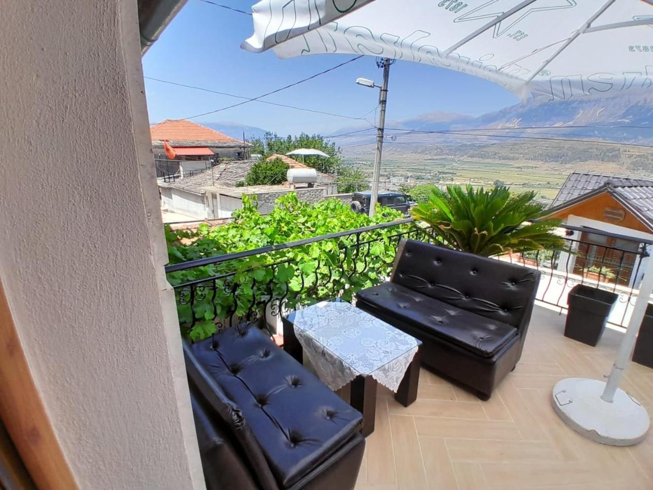Guest House Ejona Gjirokaster Luaran gambar