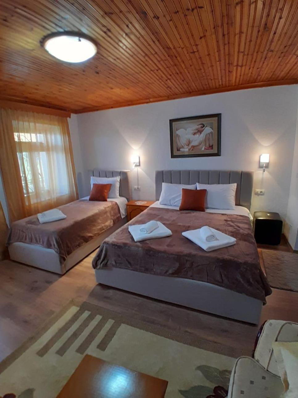 Guest House Ejona Gjirokaster Luaran gambar
