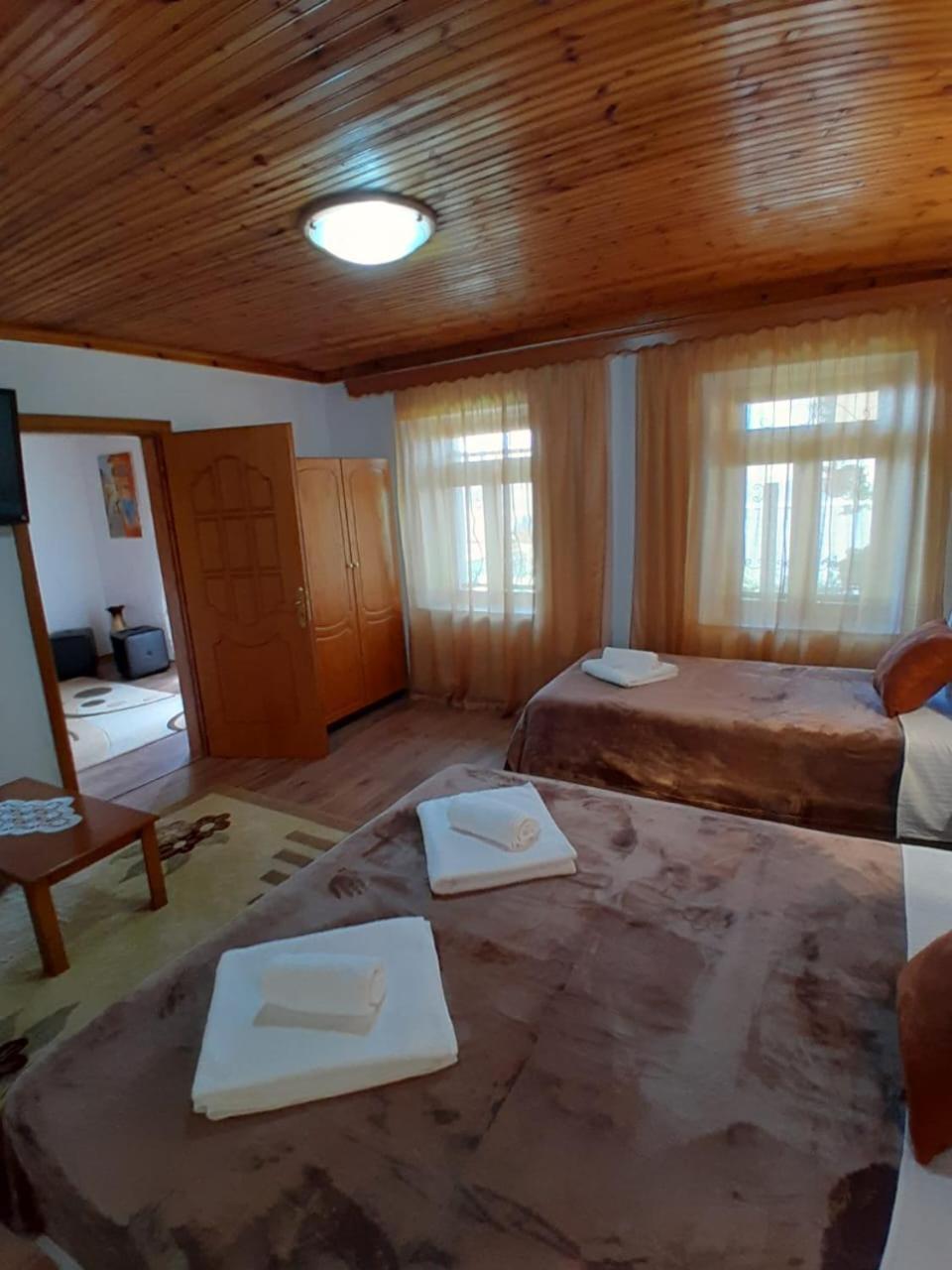 Guest House Ejona Gjirokaster Luaran gambar